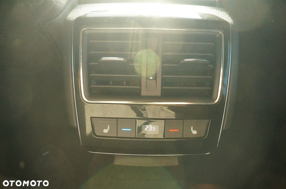 Skoda Superb 2.0 TDI SCR Style DSG - 11