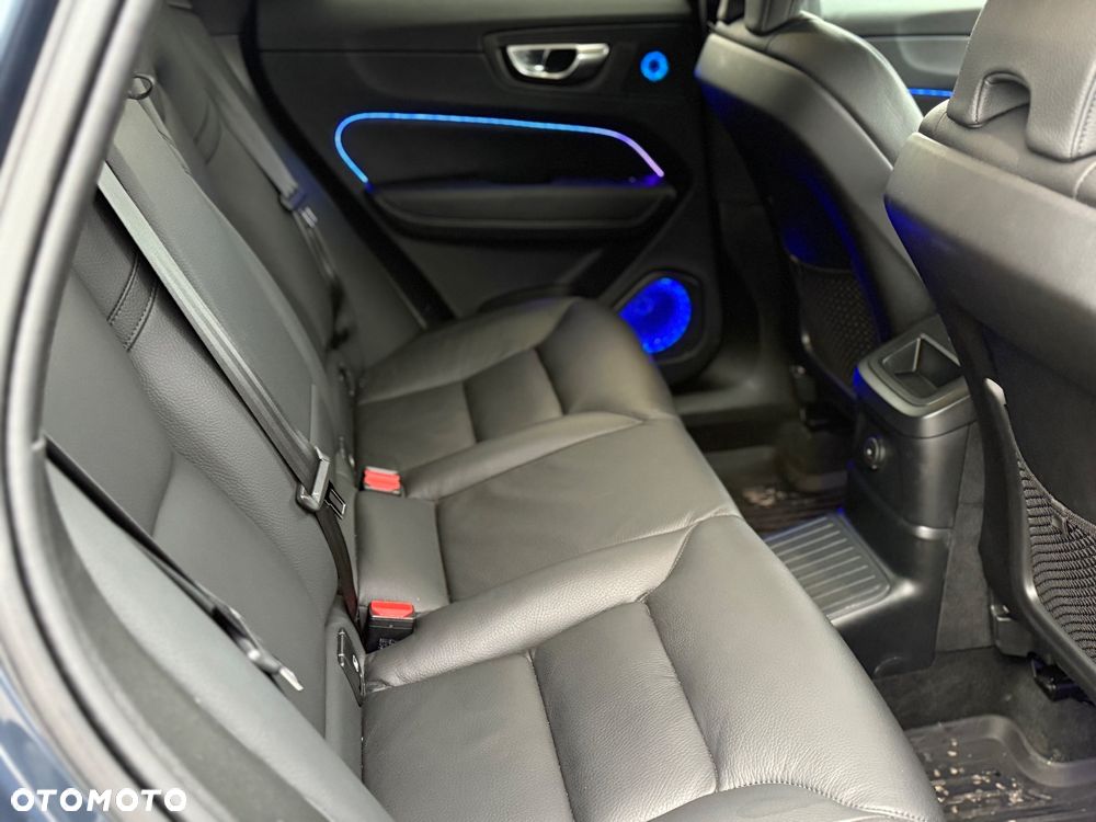 Volvo XC 60 T6 AWD Recharge Geartronic Inscription Expression - 10