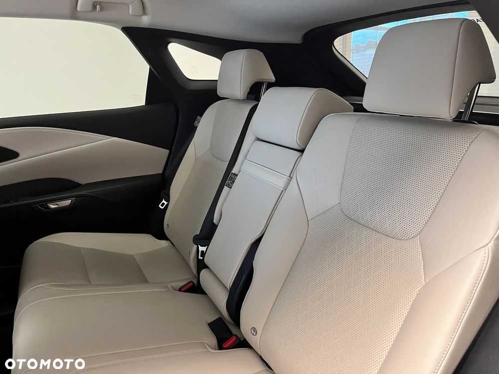 Lexus RX - 4