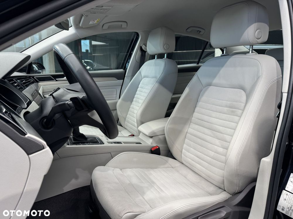 Volkswagen Passat 2.0 TSI Elegance DSG - 12