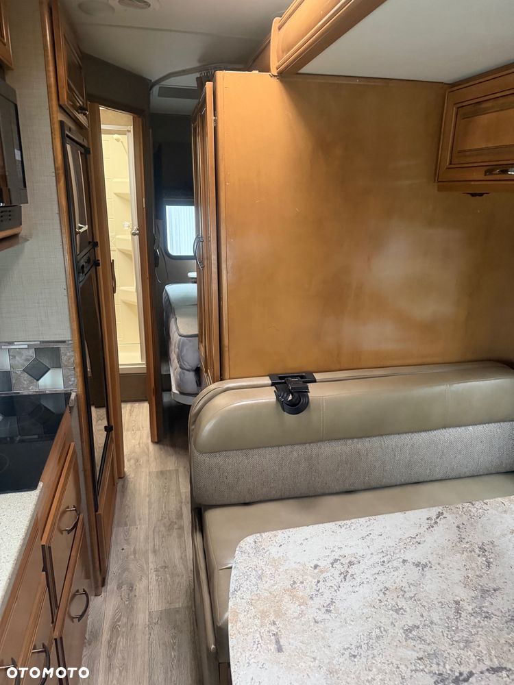 Mercedes-Benz Sprinter - 11