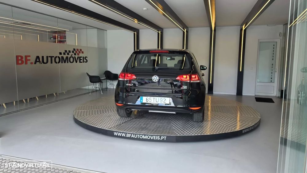 VW Golf 1.6 TDi Trendline BlueMotion - 17