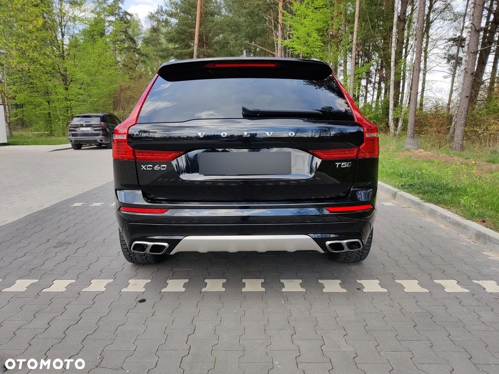 Volvo XC 60 T5 AWD Momentum - 4