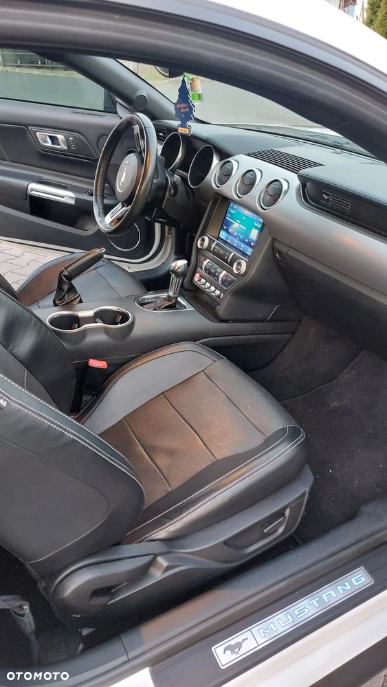 Ford Mustang - 13