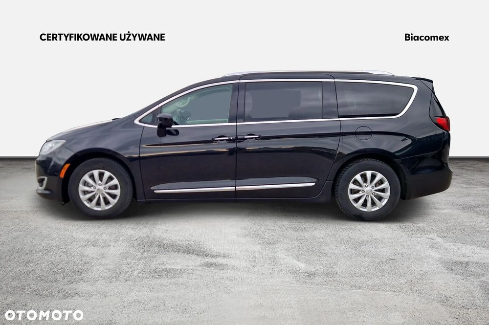 Chrysler Pacifica - 2