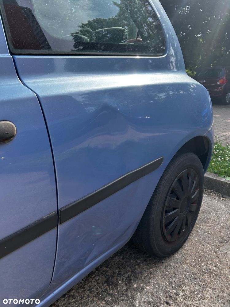 Nissan Micra - 4