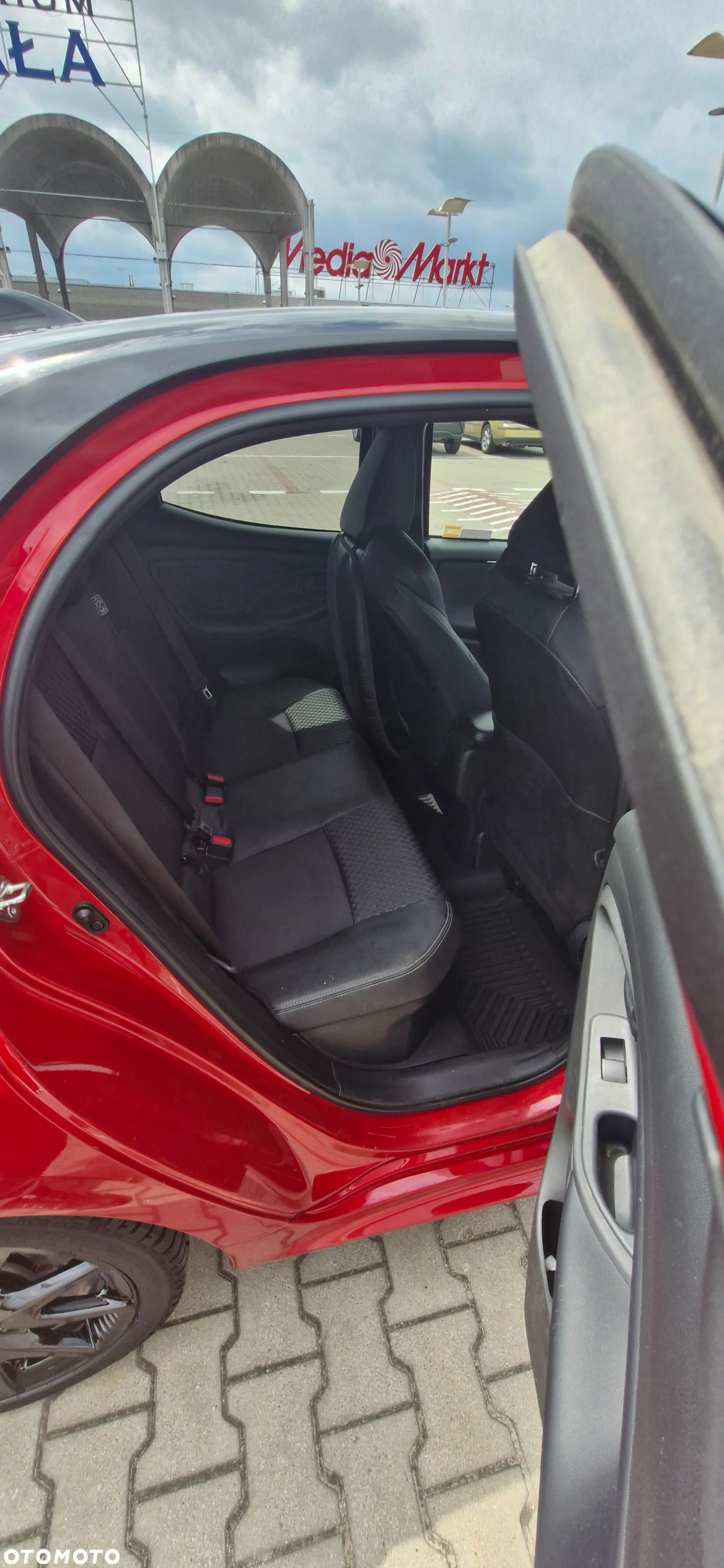 Toyota Yaris Hybrid 1.5 Style - 19