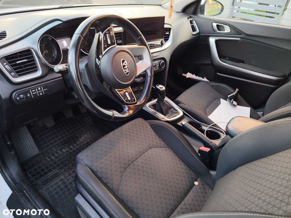 Kia Ceed - 5