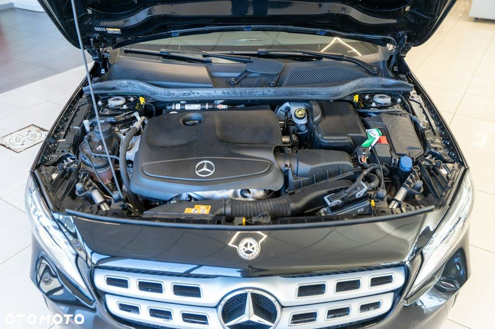 Mercedes-Benz GLA 200 7G-DCT - 27