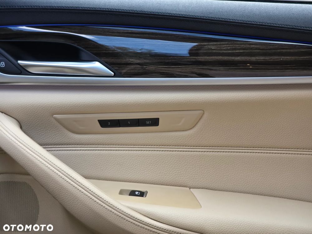 BMW Seria 5 520d Luxury Line - 30