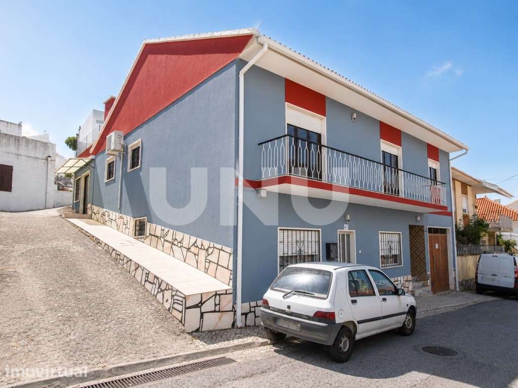 Moradia Bifamiliar T4 + T1 com garagem nas Paredes, em Alenquer! - Grande imagem: 2/42