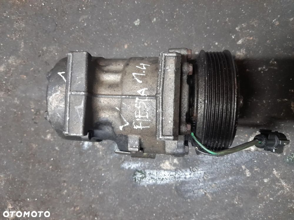 Kompresor sprężarka klimatyzacji Ford Fiesta MK6 1.4 TDCI - 1
