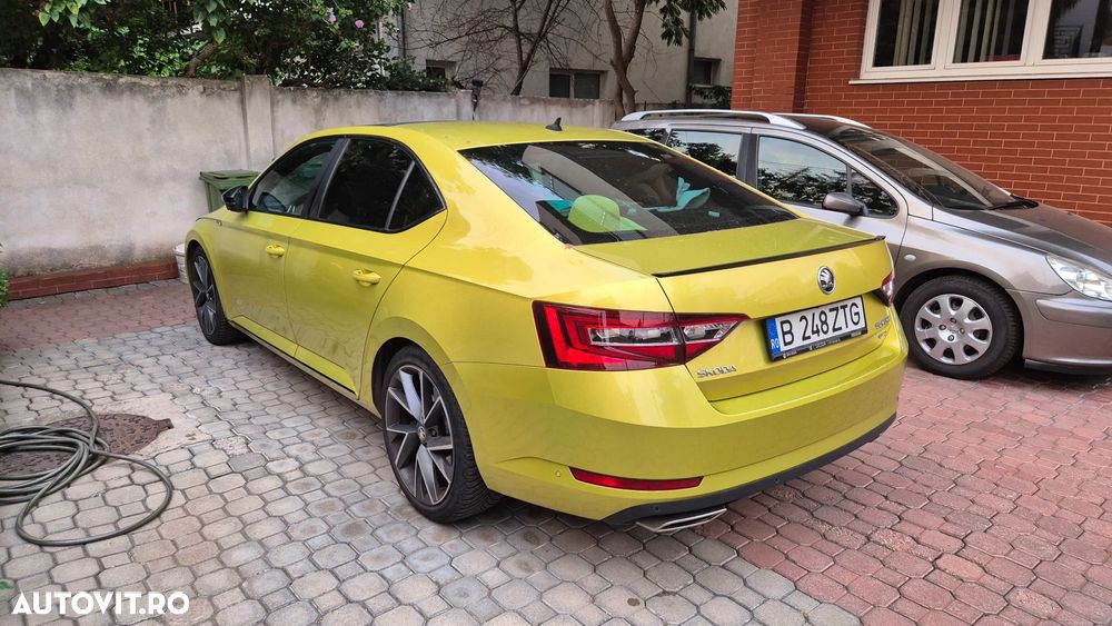 Skoda Superb 2.0 TSI 4X4 DSG Sportline - 3