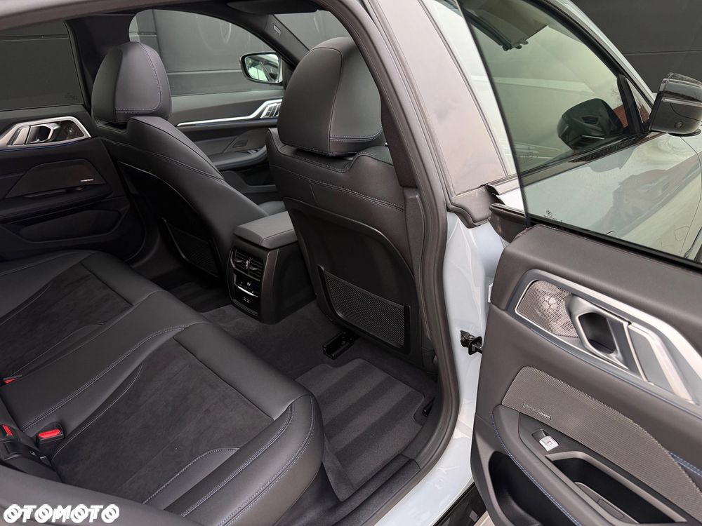 BMW Seria 4 420d xDrive Sport-Aut M Sport - 32