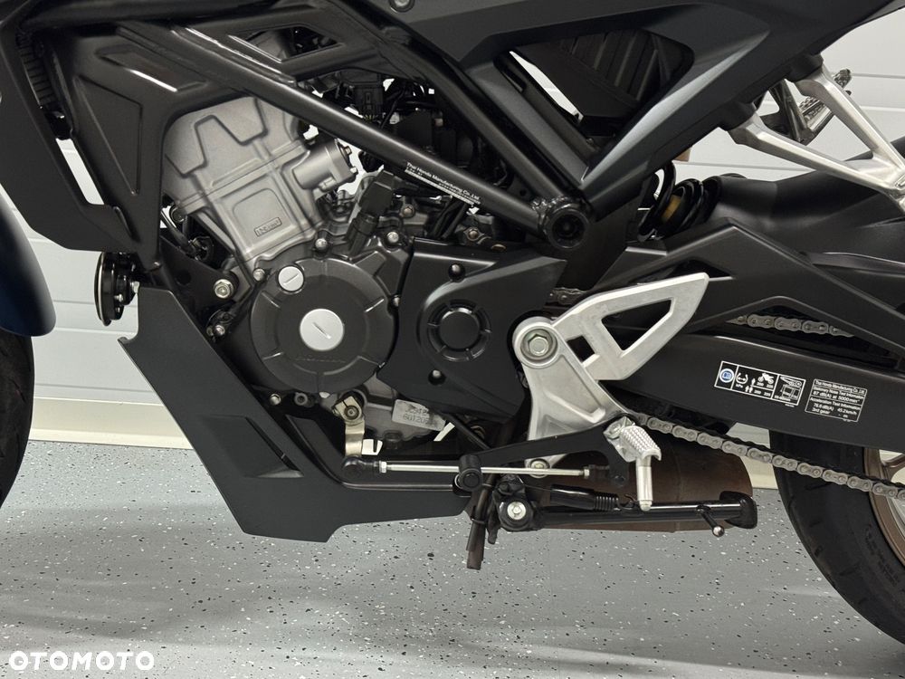 Honda CB - 21