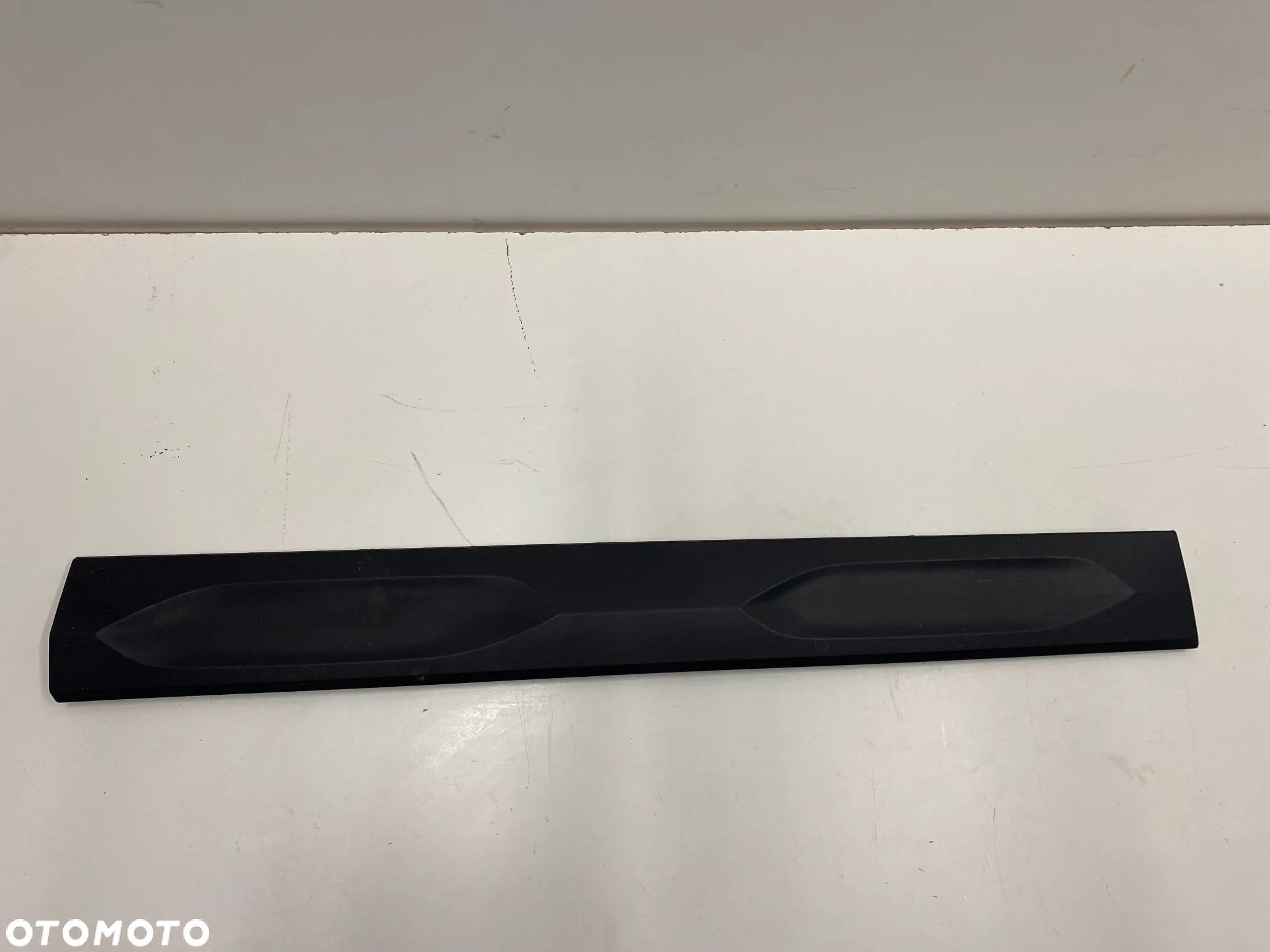 BMW X2 F39 Listwa drzwi lewa przód 51137421439 7421439 - 1