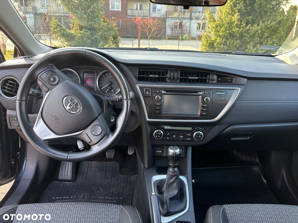 Toyota Auris 1.6 Prestige - 8