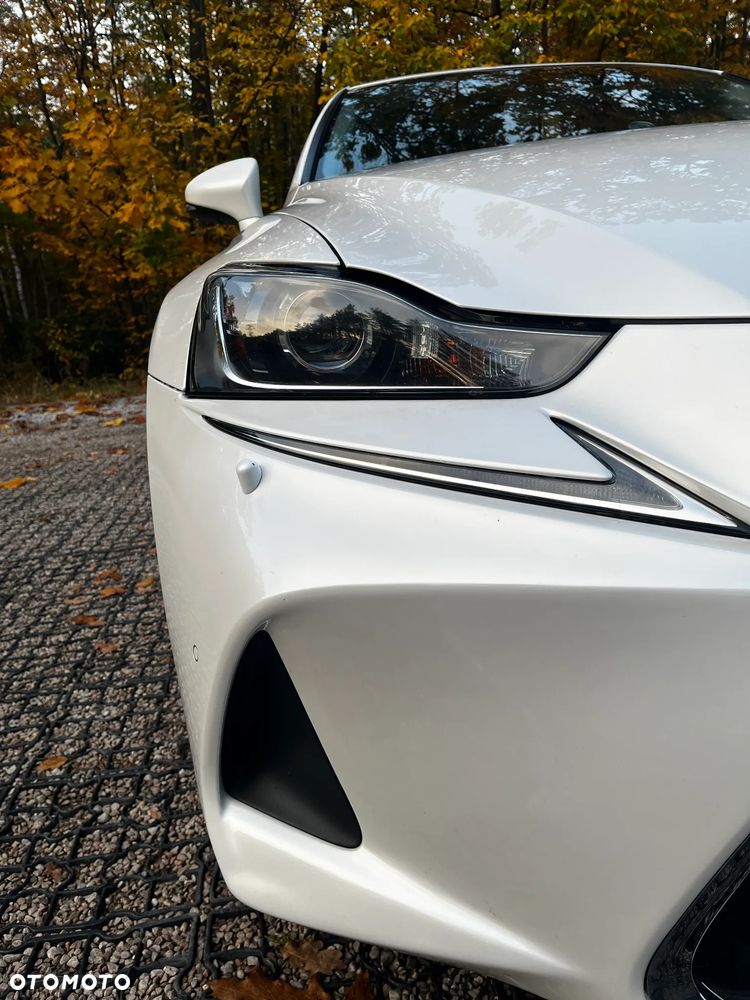 Lexus IS - 15