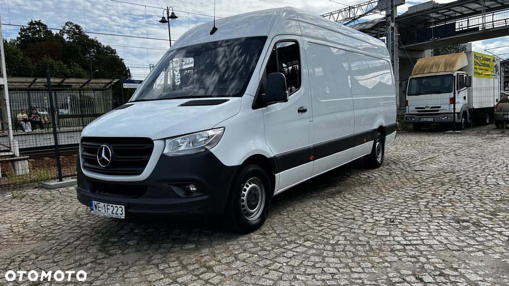 Mercedes-Benz Sprinter 319 - 33