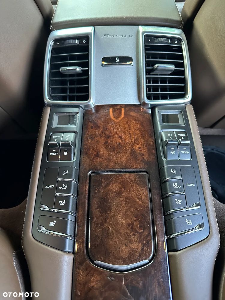 Porsche Panamera GTS PDK - 29