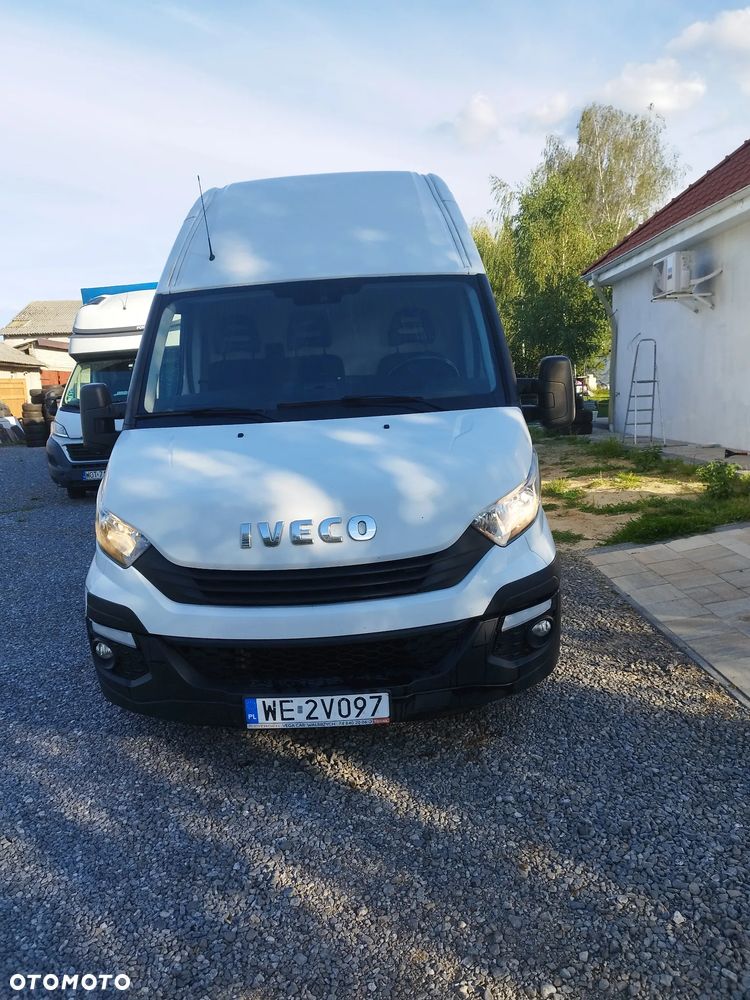 Iveco Furgon - 2