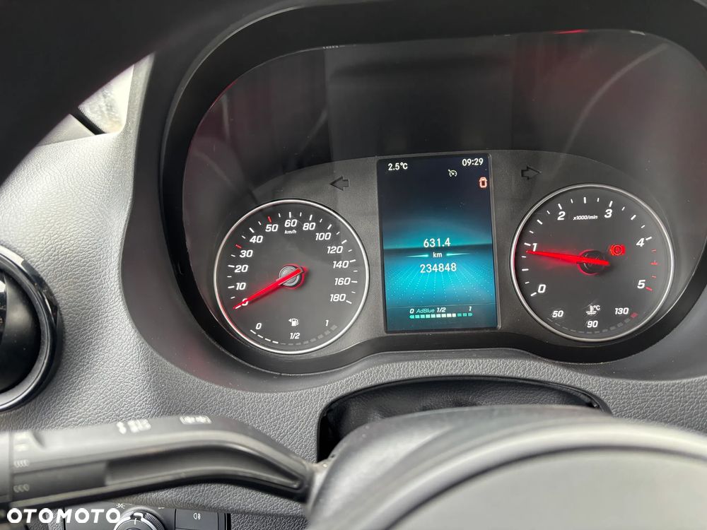 Mercedes-Benz Sprinter - 7