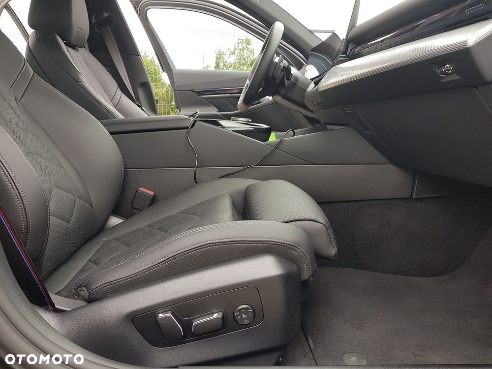 BMW Seria 5 540d xDrive mHEV M Sport - 21