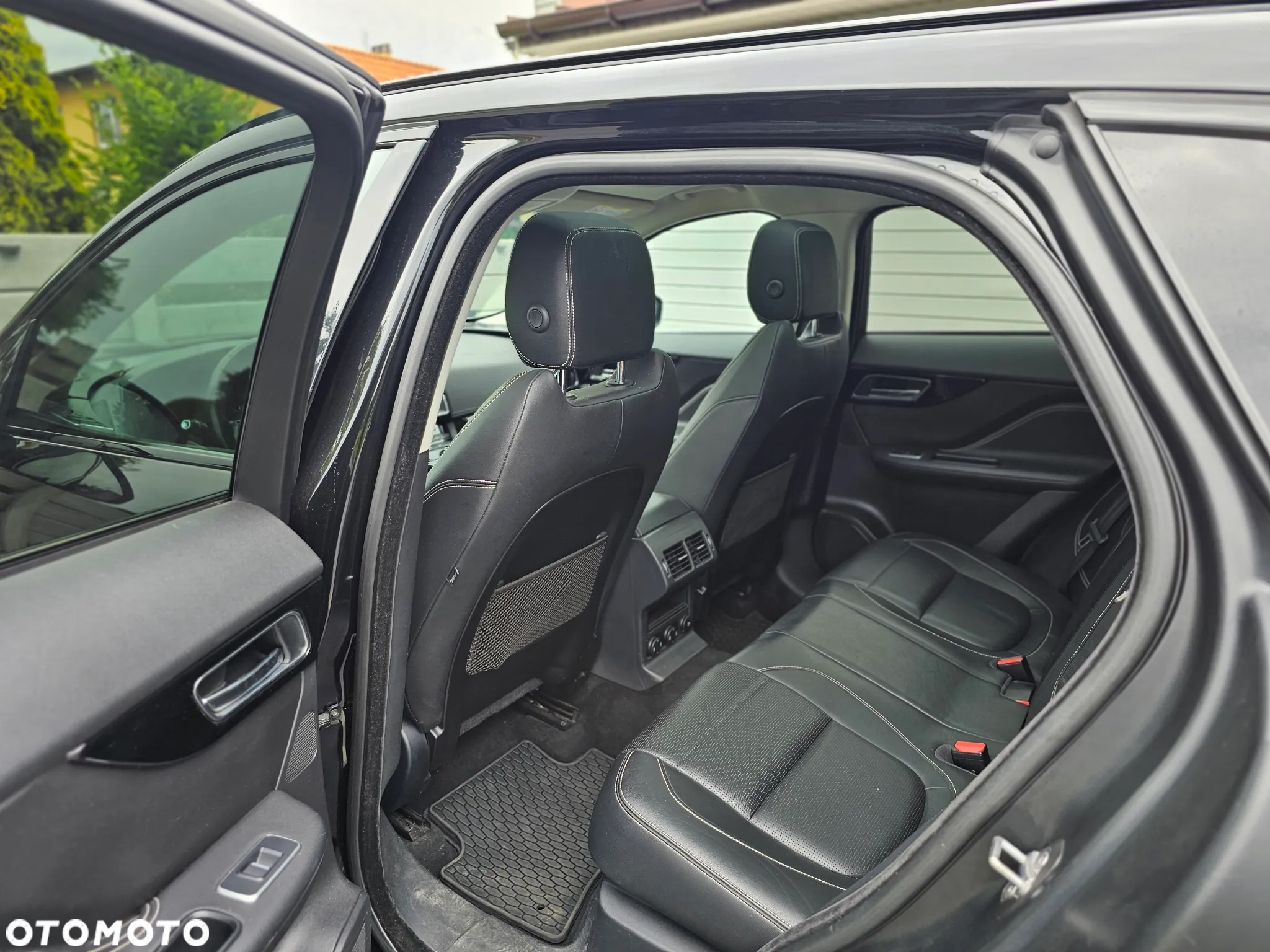 Jaguar F-Pace 2.0 i4D AWD R-Sport - 9