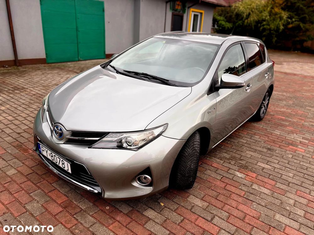 Toyota Auris 1.8 HSD Luna - 2