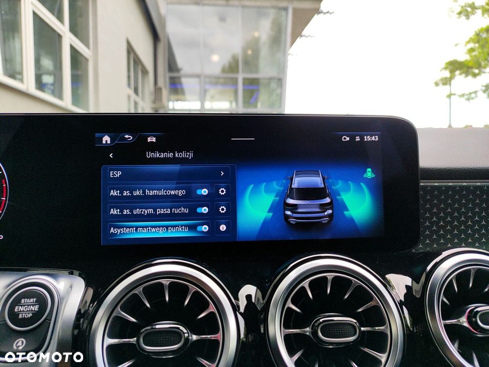 Mercedes-Benz GLB 200 Progressive 7G-DCT - 31