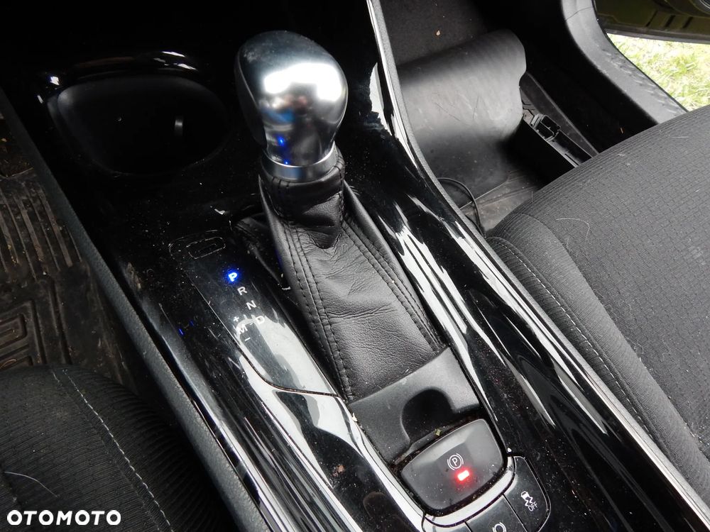 Toyota C-HR 1.2 T Premium CVT 4x4 - 11