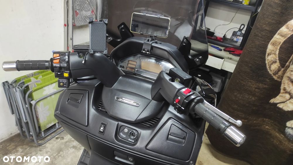Suzuki Burgman - 17