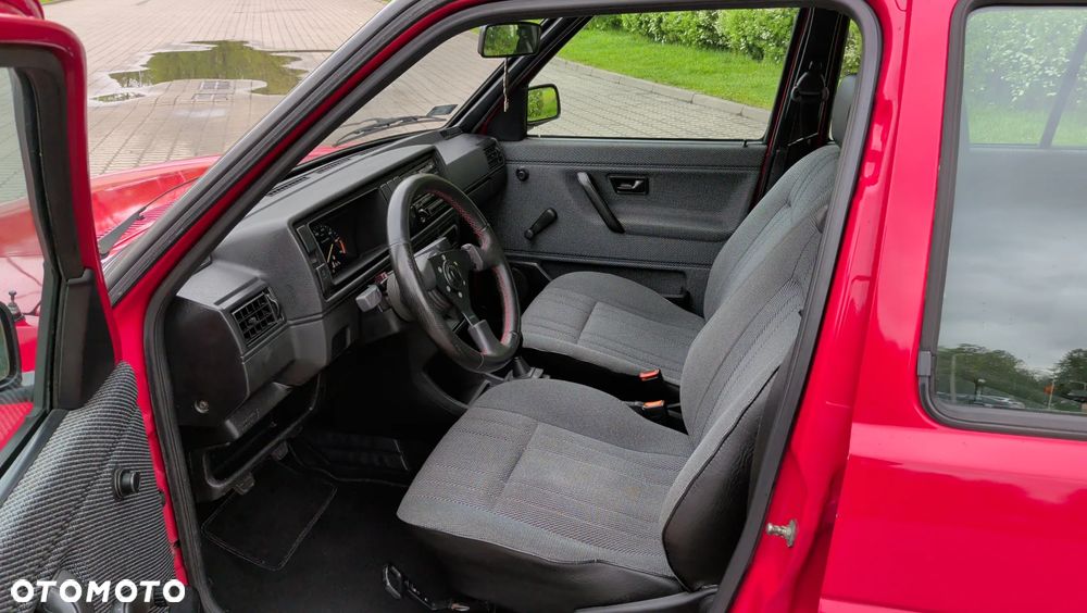 Volkswagen Golf 1.3 - 9