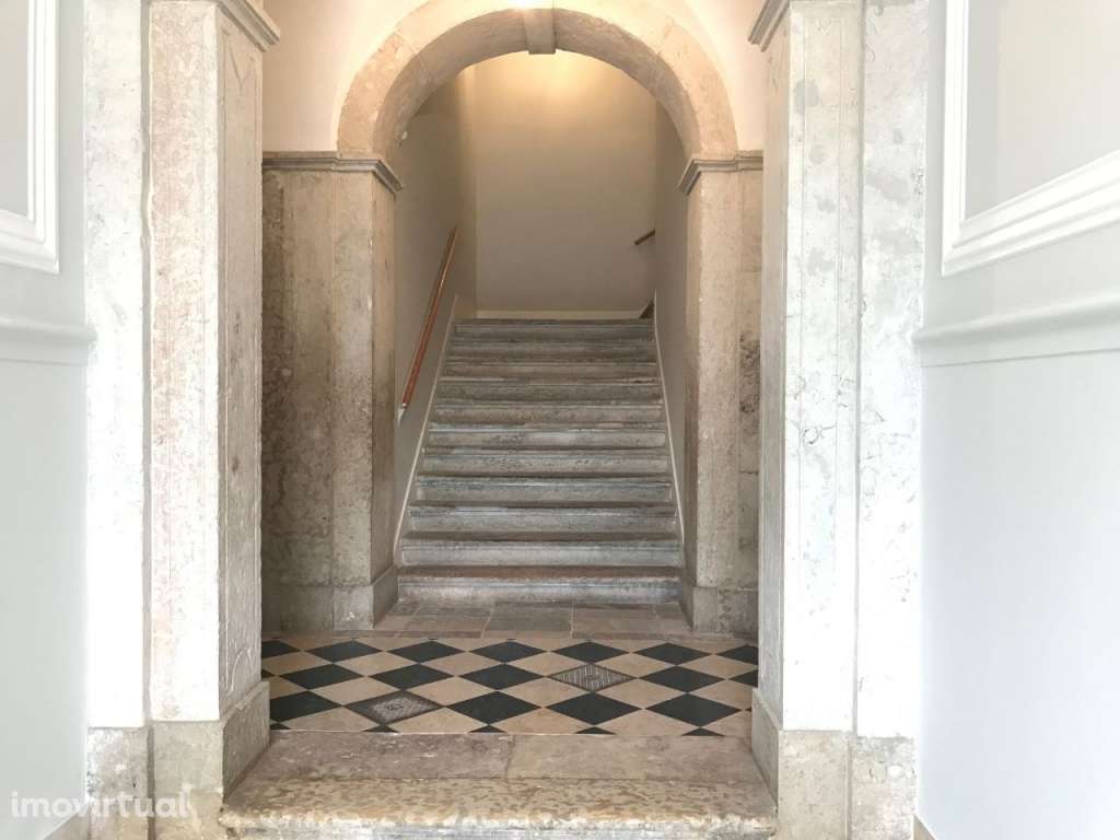 MULTICENTRO - Centro de Escritórios no Príncipe Real / Bairro Alto - Grande imagem: 2/11