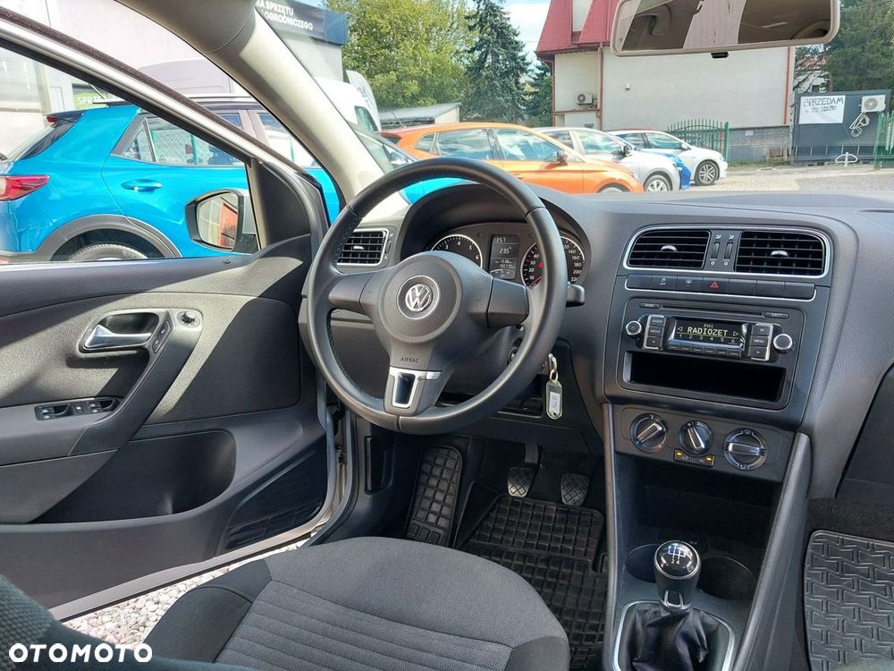 Volkswagen Polo 1.4 16V Comfortline - 15