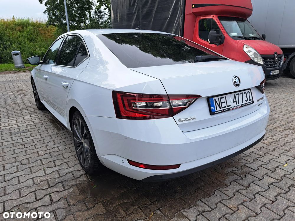 Skoda Superb 2.0 TDI 4x4 L&K DSG - 3