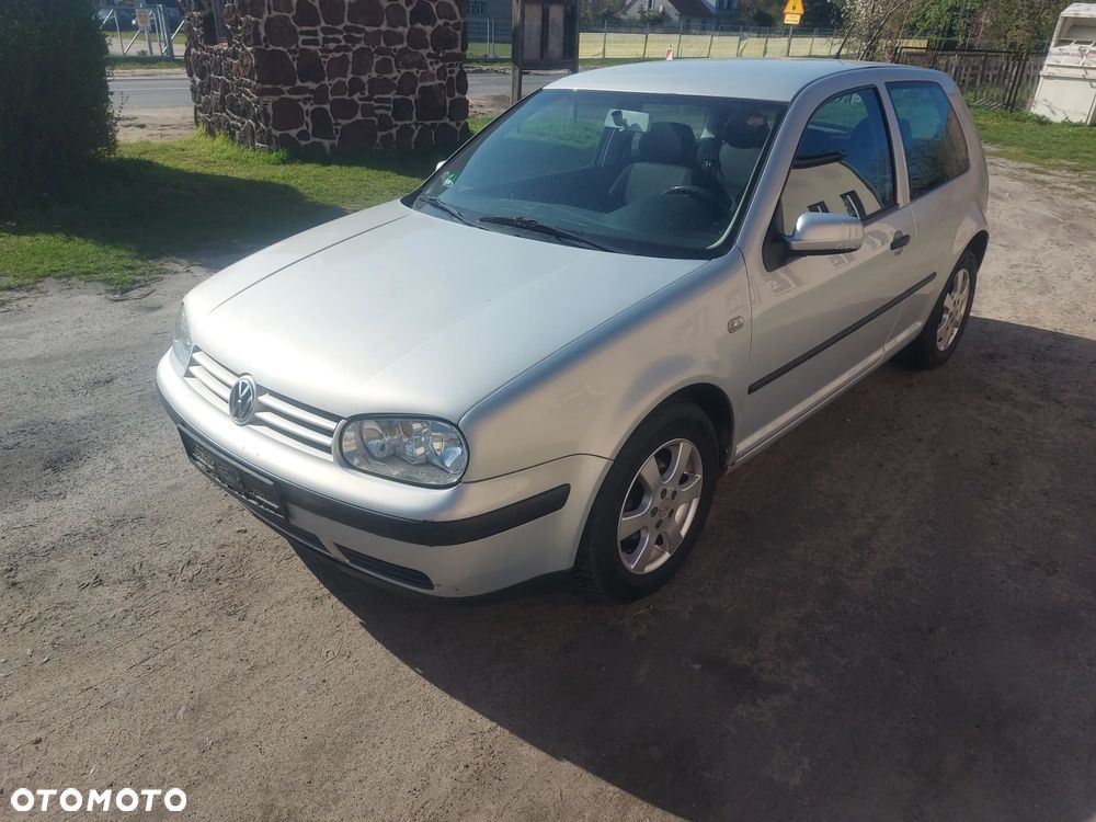 Volkswagen Golf 1.4 Basis - 1