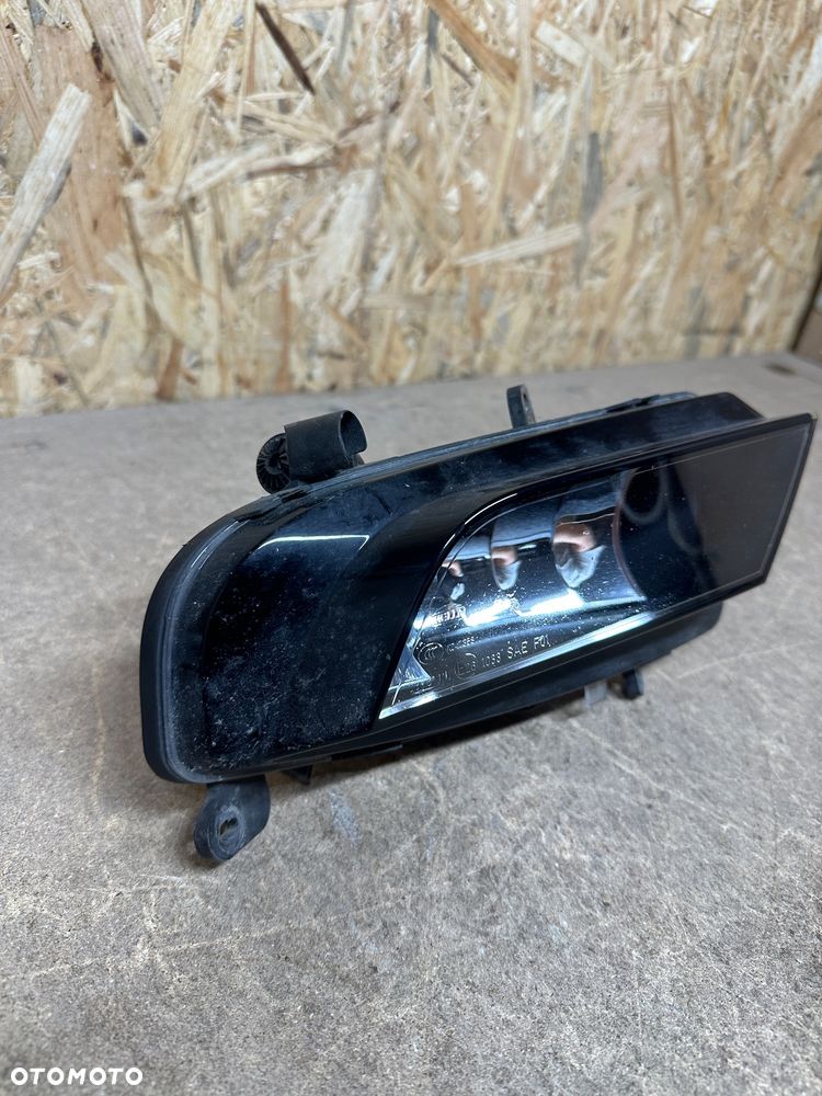 AUDI A4 B8 HALOGEN PRAWY 8K0941700 - 2