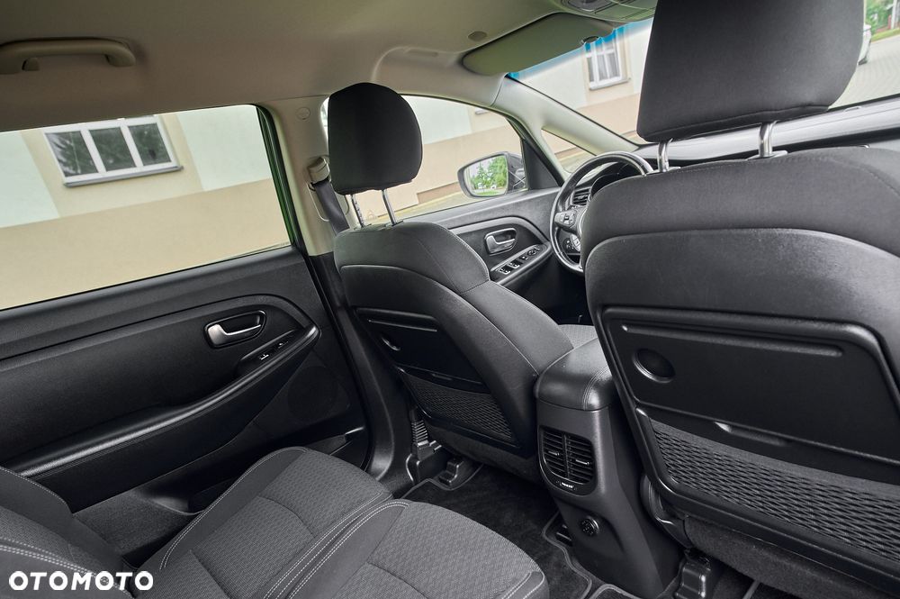 Kia Carens 1.6 GDI Dream-Team Edition - 31