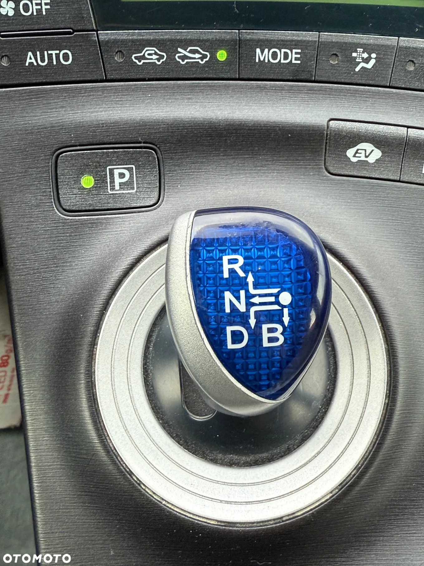 Toyota Prius (Hybrid) Executive - 35