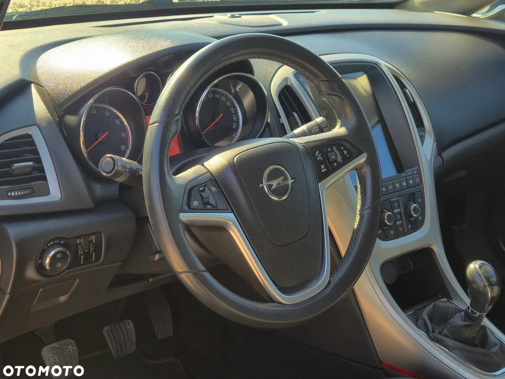 Opel Astra 1.4 Turbo Design Edition - 18