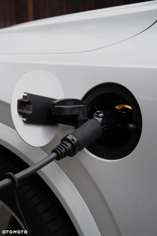 Volvo XC 90 T8 AWD Plug-In Hybrid R-Design 7os - 17
