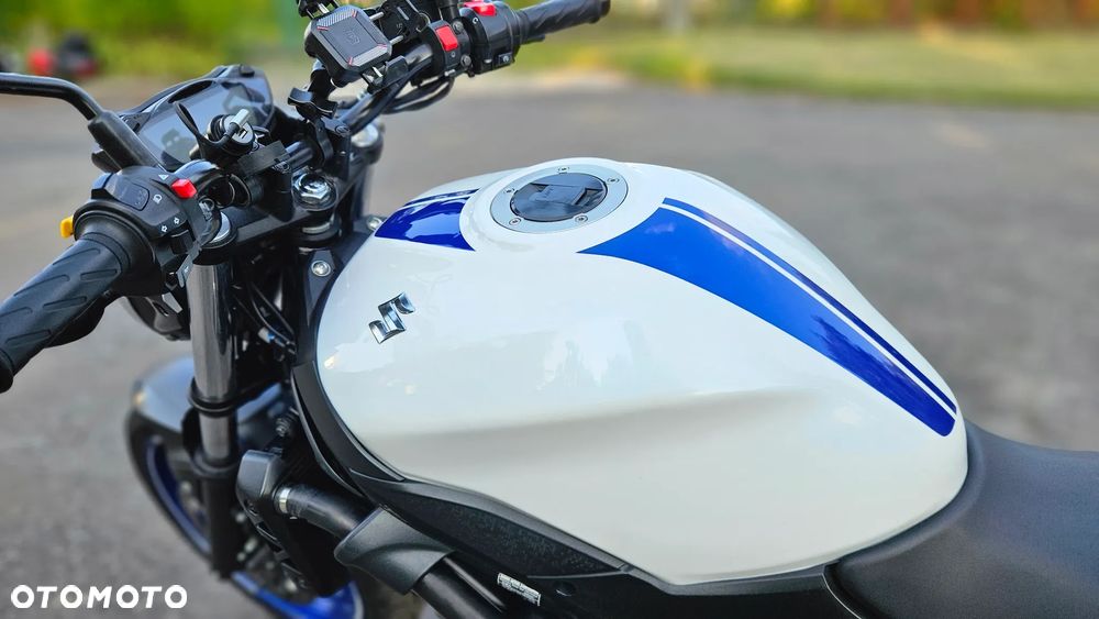 Suzuki SV - 11