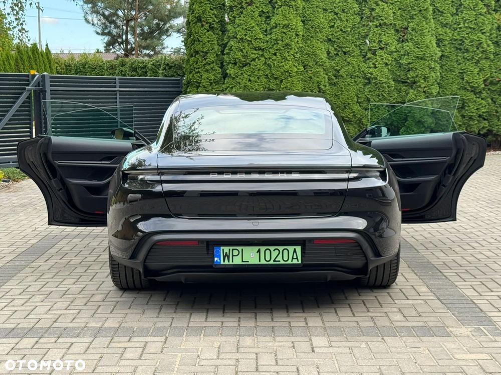 Porsche Taycan - 15