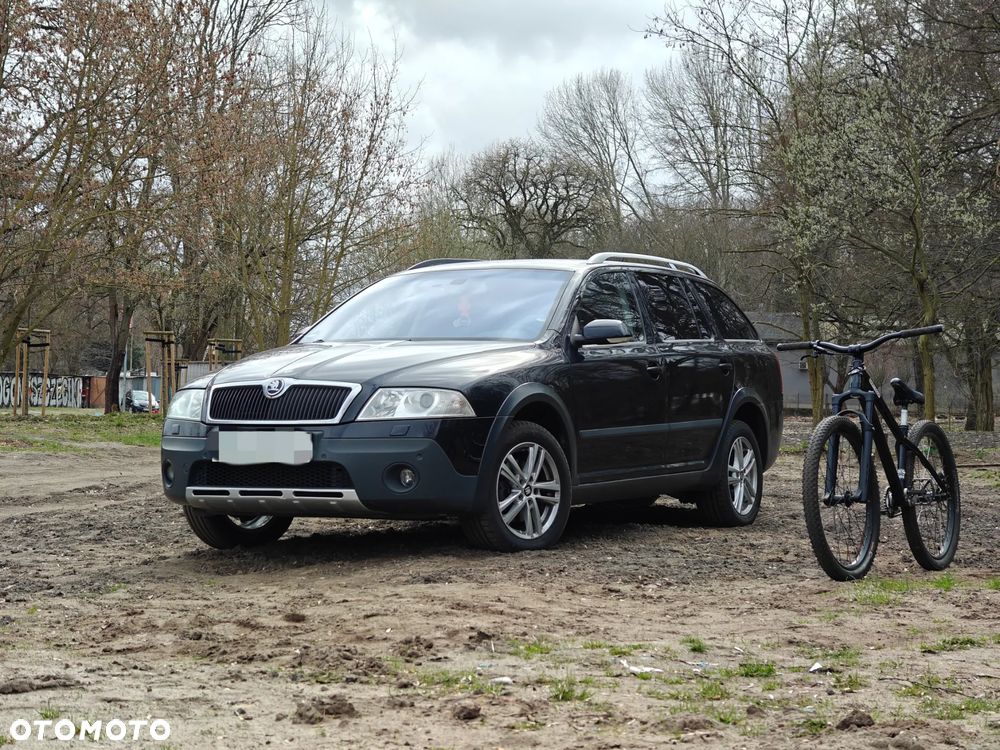 Skoda Octavia Scout 2.0 TDI DPF - 1
