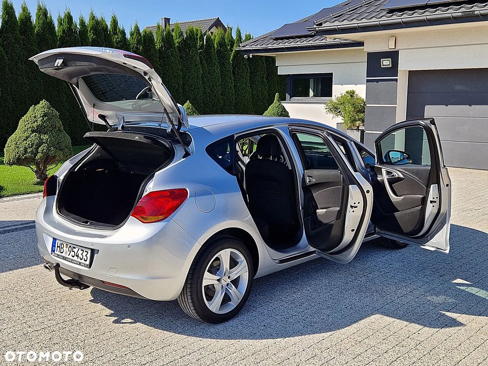 Opel Astra 1.4 Turbo 150 Jahre - 13