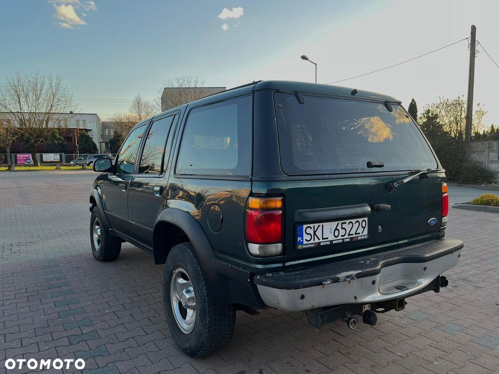 Ford Explorer - 4