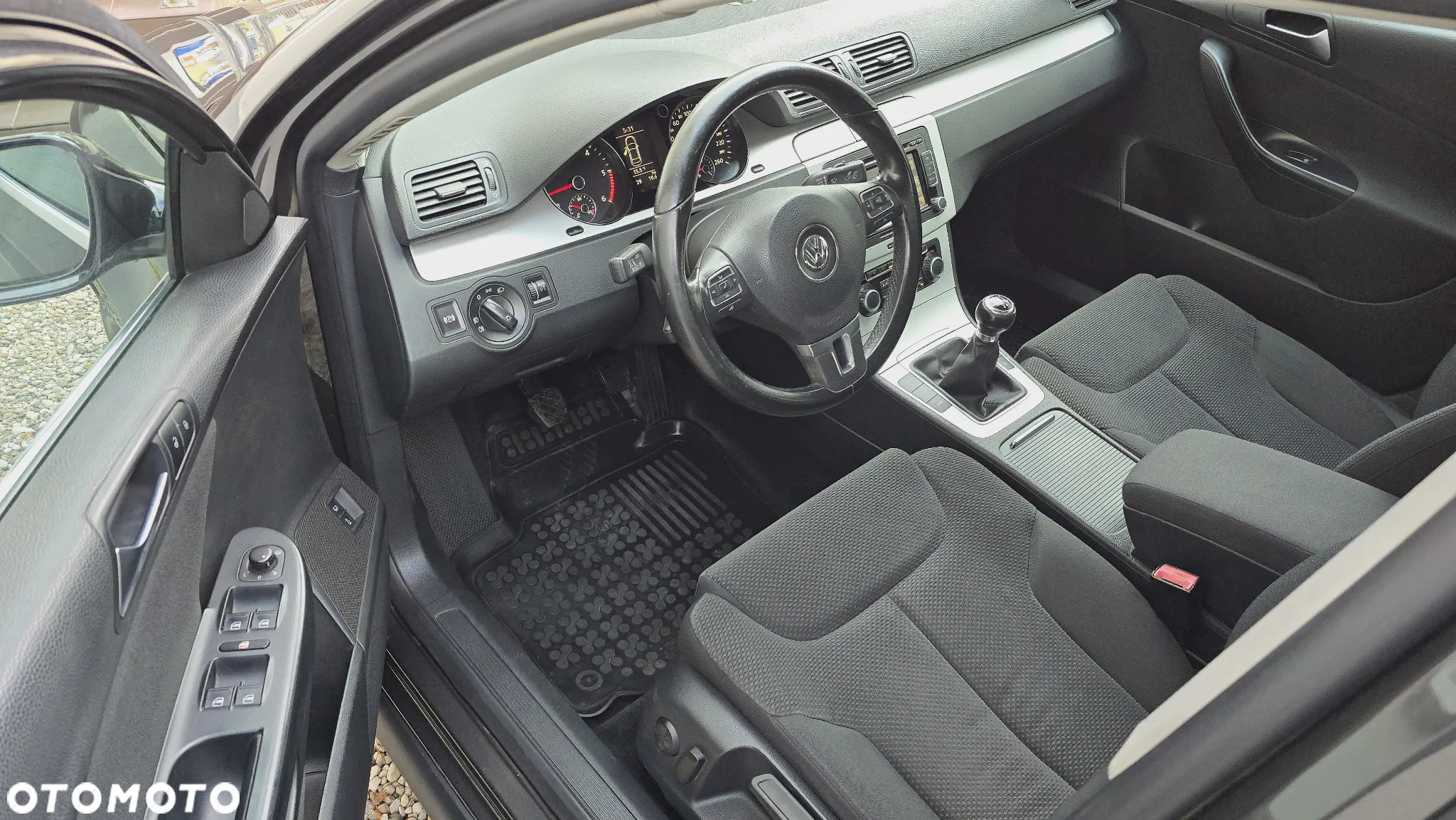 Volkswagen Passat 2.0 TDI DPF BlueMot Comfortline - 7