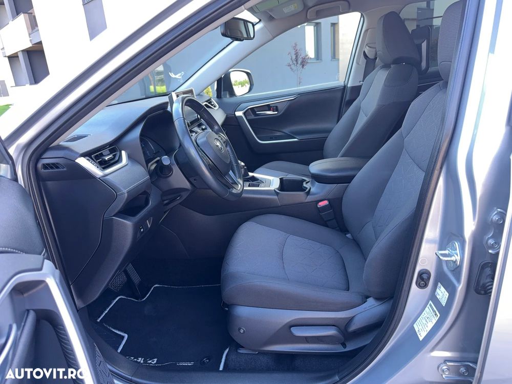 Toyota RAV4 - 10
