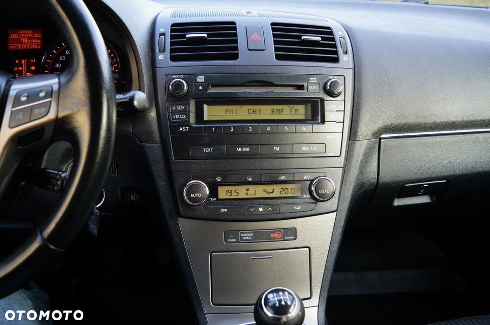 Toyota Avensis 2.0 D-4D Sol - 17